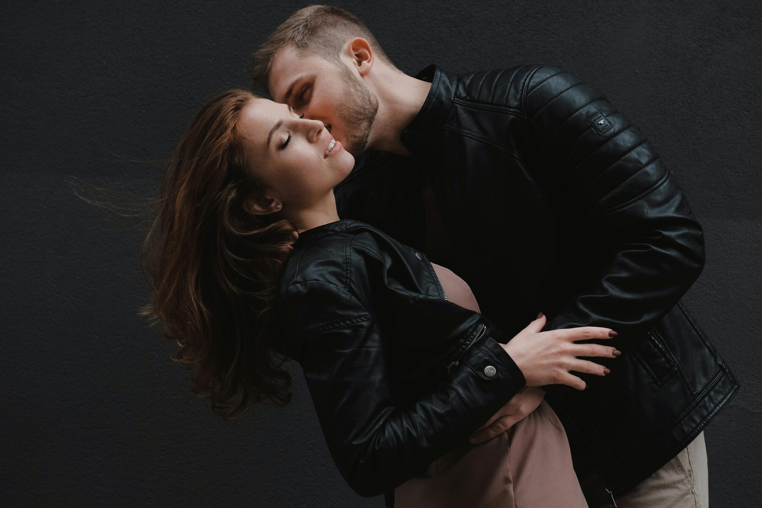 Flure Blog — Stories, Dating & Explorationship Articles pexels shvets 2626721 scaled